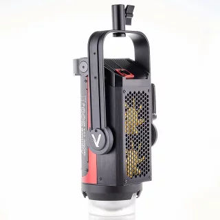 aputure-light-storm-cob-300d-mark-ii-led-light-kaytetty-06acf3d1f80895.jpg