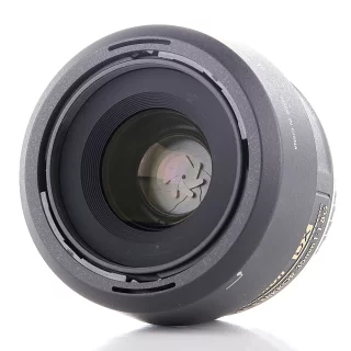 nikon-af-s-dx-nikkor-35mm-f18-g-lens-used-06ad7312652142.jpg