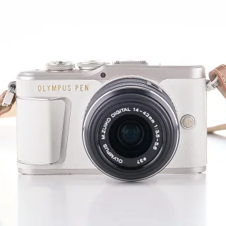 Olympus PEN E-PL9 + 14-42mm (sc. 25630) (käytetty)