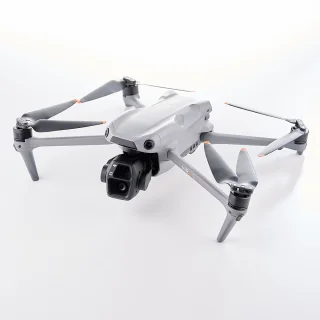 DJI Air 3S Fly More Combo + DJI RC 2 -ohjain (käytetty)