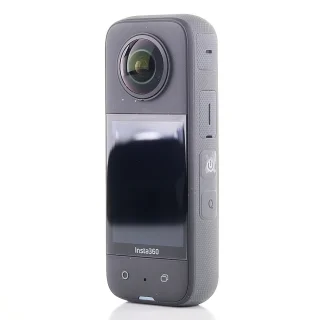 Insta360 X3 360-asteen kamera + kolme akkua (käytetty)