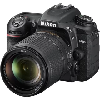 Nikon D7500 + AF-S 18-140mm VR Kit