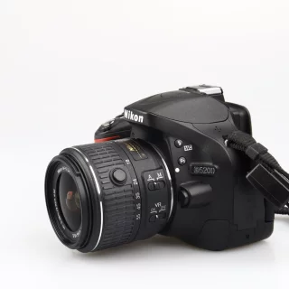 nikon_d5200_runko_af_s_18_55mm_vr_kit_sc_6685_kaytetty-064afb1d0602f2.jpg