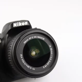 nikon_d5200_runko_af_s_18_55mm_vr_kit_sc_6685_kaytetty-064afb1d34bad1.jpg