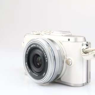 olympus_pen_e_pl8_14_42mm_ez_kit_sc_n_57845_kaytetty-064dcbbdf48478.jpg