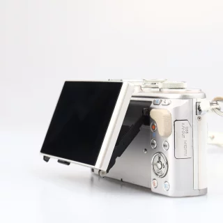 olympus_pen_e_pl8_14_42mm_ez_kit_sc_n_57845_kaytetty-064dcbbe0cf2fe.jpg