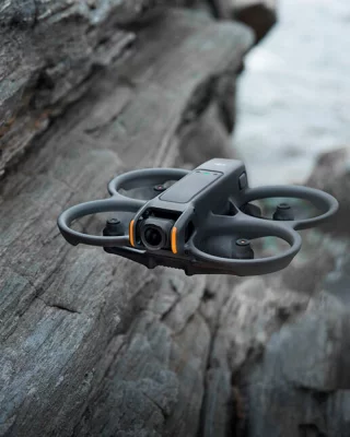 dji_avata_2_fly_more_combo_3_x_akku_drone_varustesetilla-066191cfab452e.jpg