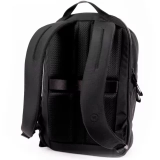 moment_everything_backpack_17l_musta-06647044c43b40.jpg