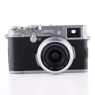 Fujifilm X100 (käytetty)