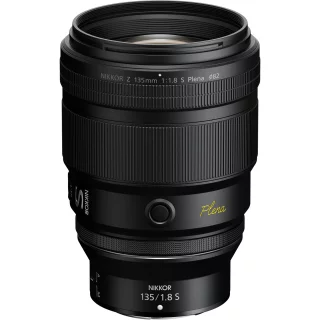 Nikon Nikkor Z 135mm f/1.8 S Plena -objektiivi