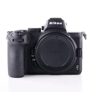 Nikon Z5 -runko (sc. 3000) (käytetty)