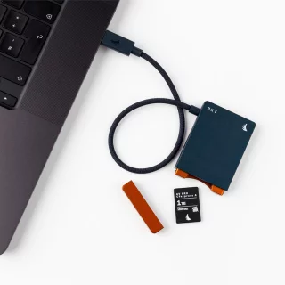 angelbird-cardreader-pkt-cfexpress-20-type-a-usb-40-usb-c-32-gen-2x2-up-to-20-gbs-connect-0674dbc4d5b38f.jpg