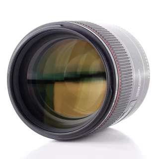 myyty-canon-ef-85mm-f14-l-is-usm-kaytetty-0677fb1a61709e.jpg