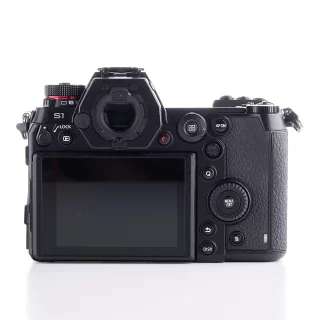 panasonic-lumix-s1-runko-sc-3110-kaytetty-sis-alv-067ac989200ade.jpg