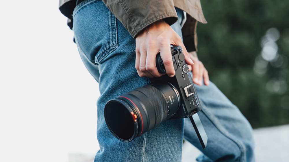 canon-eos-r6-v_lifestyle_ergonomics-1024x684.jpg
